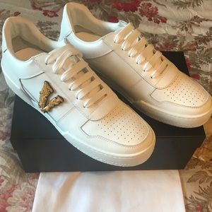 Brand new Versace leather sneakers. Size 41.